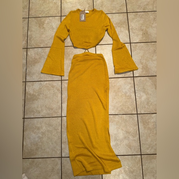 Meshki Mustard Pencil Skirt - Picture 5 of 6